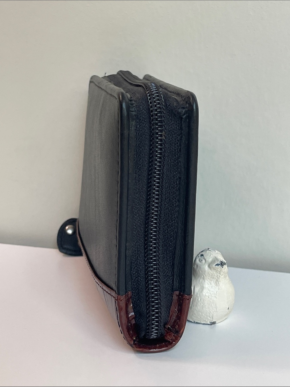Brighton Vintage Leather Palm Organizer Case - Picture 11 of 16